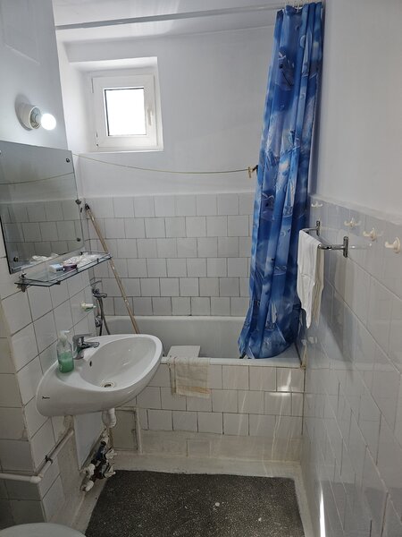 Berceni, strada Emil Racovita nr. 27,